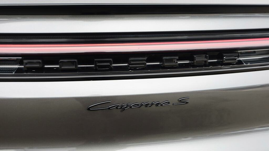 Porsche Cayenne Turbo E-hybrid Tiptronic S 5 Seat Black #33
