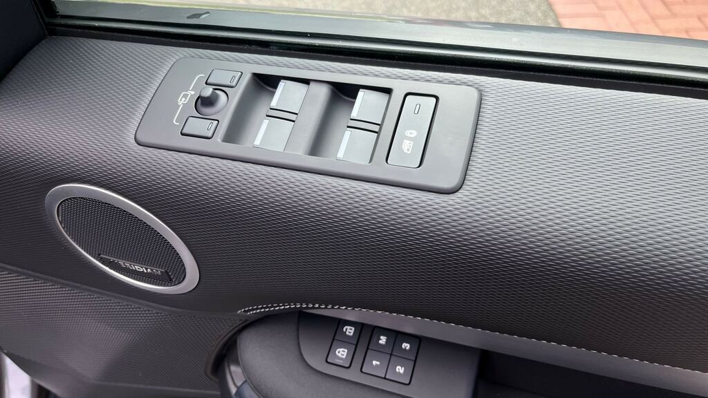 Land Rover Discovery 3.0 D350 Dynamic Se 2025 Black #24