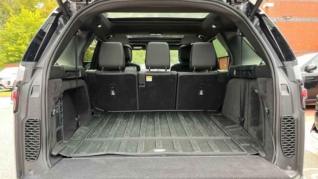 Land Rover Discovery 3.0 D350 Dynamic Se 2025 Black #10