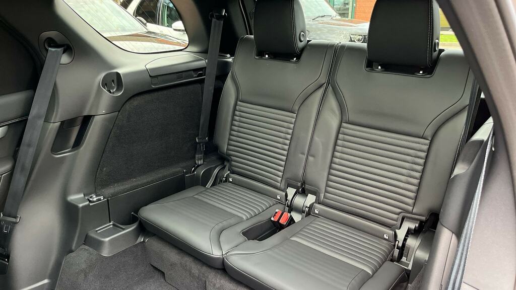 Land Rover Discovery 3.0 D350 Dynamic Se 2025 Black #26