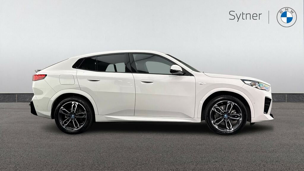 BMW iX2 230Kw Xdrive30 M Sport 65Kwh White #3