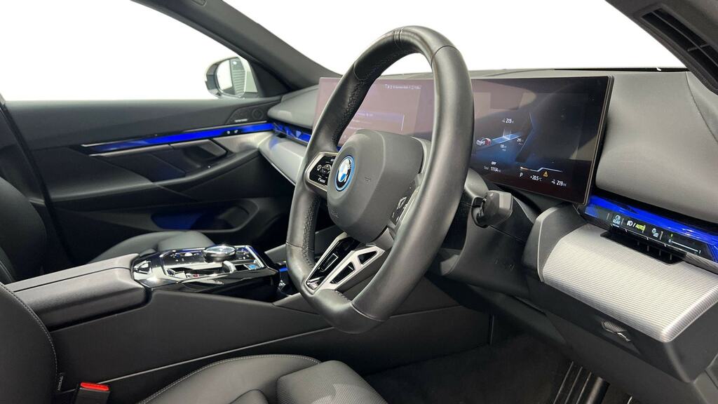 BMW i5 250Kw Edrive40 M Sport Pro 84Kwh White #6