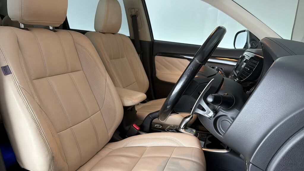 Mitsubishi Outlander 2.2 Di-d Gx4 Grey #10