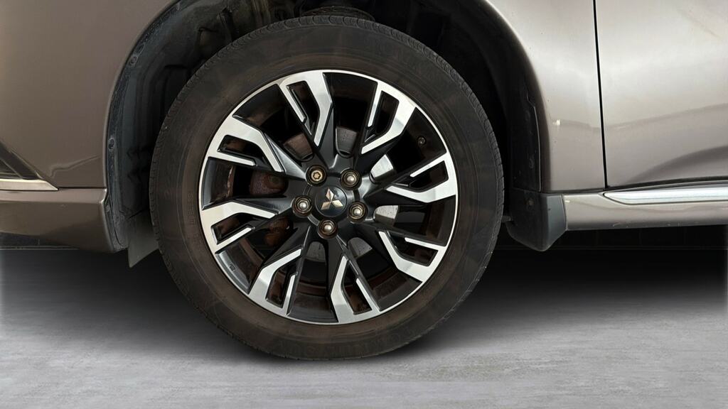 Mitsubishi Outlander 2.2 Di-d Gx4 Grey #26