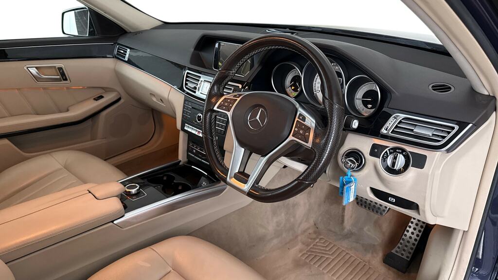 Mercedes-Benz E Class E350 Bluetec Amg Line 9G-tronic White #9