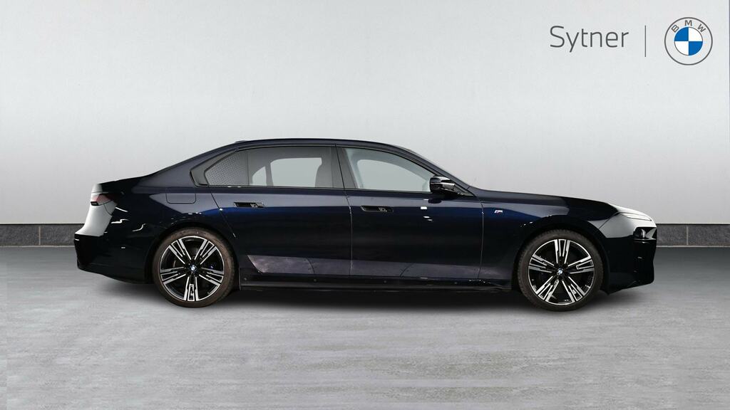 BMW i7 335Kw Edrive50 M Sport 105.7Kwh Black #3