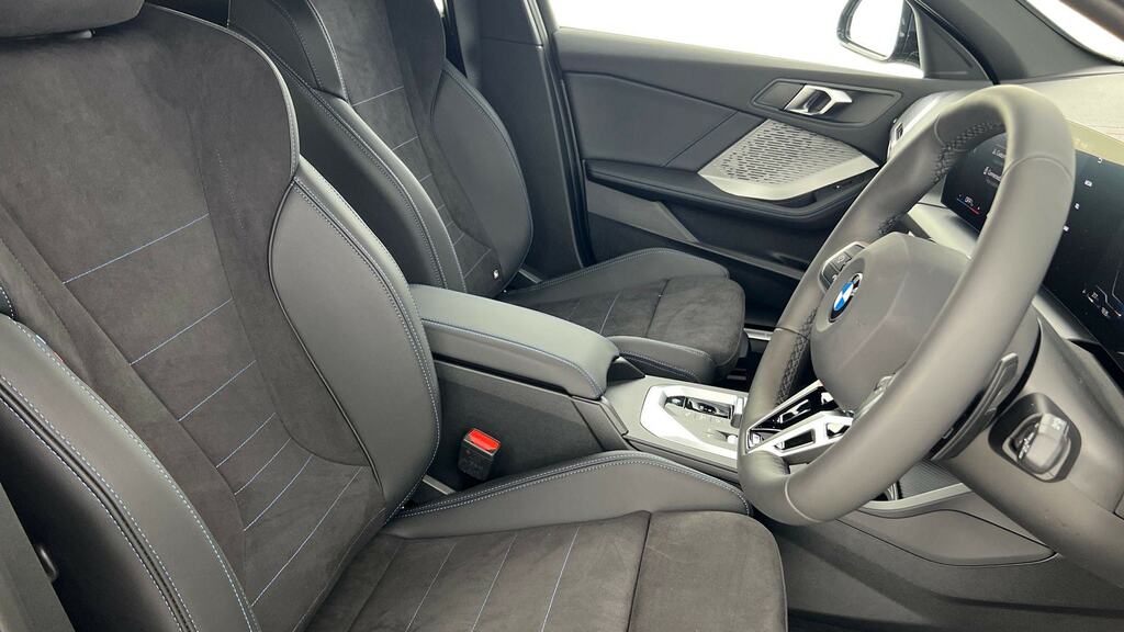 BMW 1 Series 120 M Sport Step #11