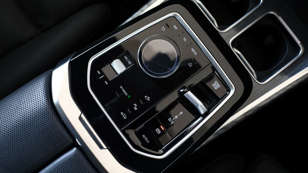 BMW 7 Series M760e Xdrive Grey #9