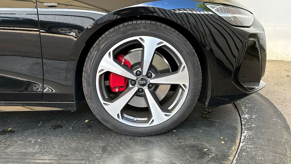 Audi A6 Avant 2.0 E-hybrid Quattro 299 Edition 1 S Tronic Black #5