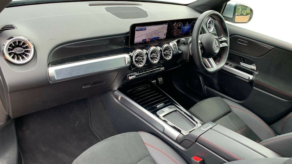 Mercedes-Benz GLB Class 200 Amg Line Executive 7G-tronic Black #8