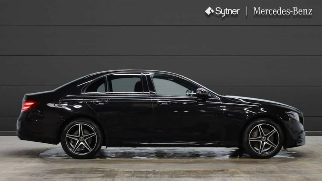 Mercedes-Benz E Class E300de Amg Line Premium Plus 9G-tronic Black #3