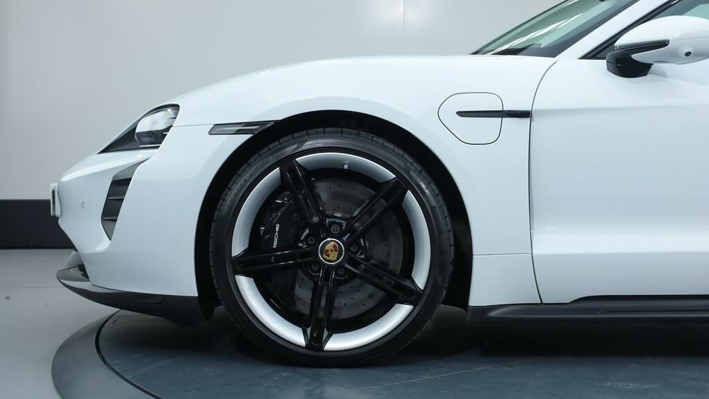 Porsche Taycan 560Kw Turbo S 93Kwh White #3