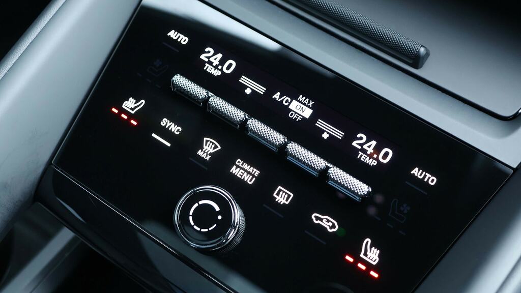 Porsche Macan 100Kwh Suv 360 Ps Black #15