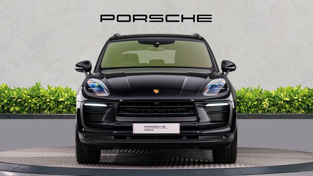 Porsche Macan 5dr Pdk KM26ZYY Black #2