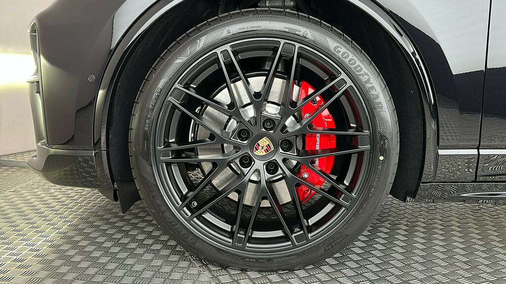Porsche Macan 420Kw Gts 100Kwh Black #6
