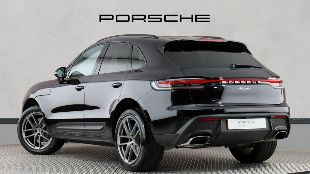 Porsche Macan 5dr Pdk Black #4
