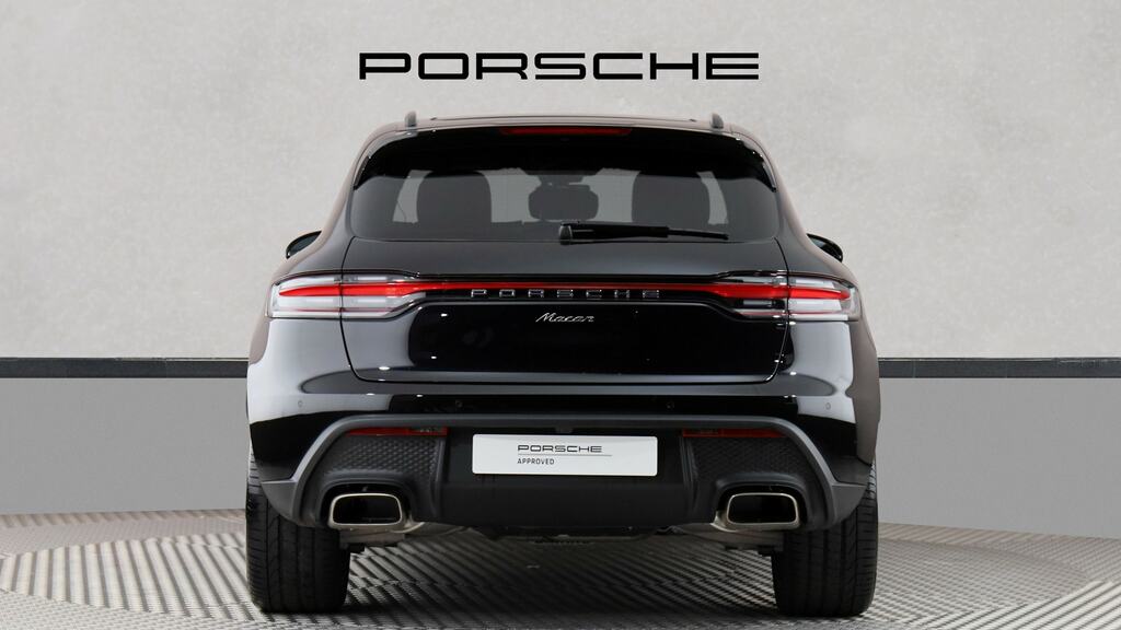 Porsche Macan 5dr Pdk Black #5