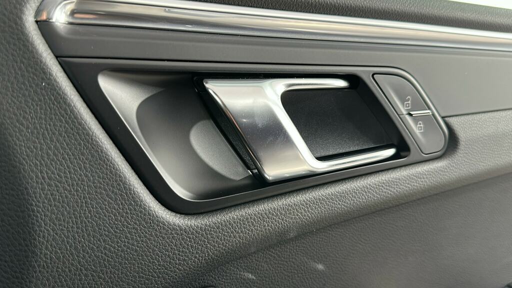 Porsche Macan 100Kwh 4S Suv 4Wd 516 Ps YC26FUD Black #14