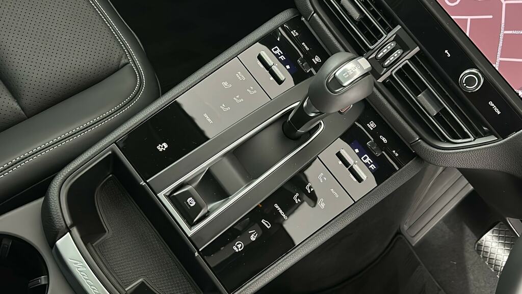 Porsche Macan 100Kwh 4S Suv 4Wd 516 Ps YC26FUD Black #30