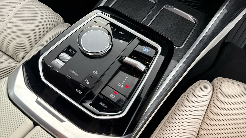 BMW i7 60 105.7Kwh Excellence Pro Xdrive Blue #10
