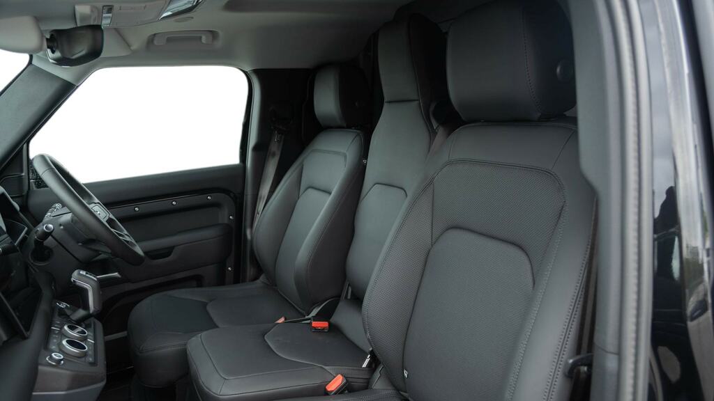 Land Rover Defender 110 3.0 D350 Hard Top X-dynamic Hse 3 Seat Black #4
