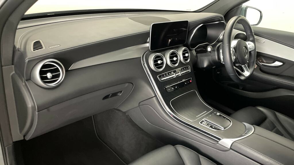 Mercedes-Benz GLC Class Glc 300 Amg Line 4Matic Silver #11