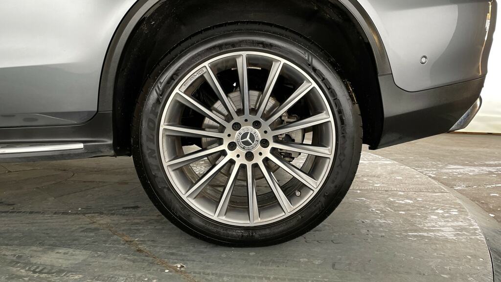Mercedes-Benz GLC Class Glc 300 Amg Line 4Matic Silver #25