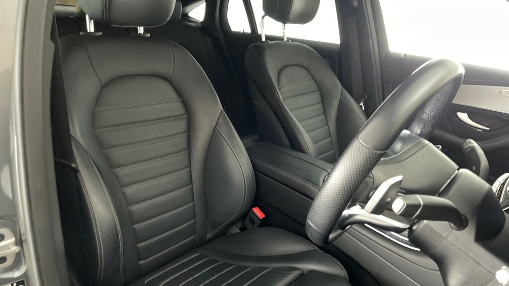Mercedes-Benz GLC Class Glc 300 Amg Line 4Matic Silver #10