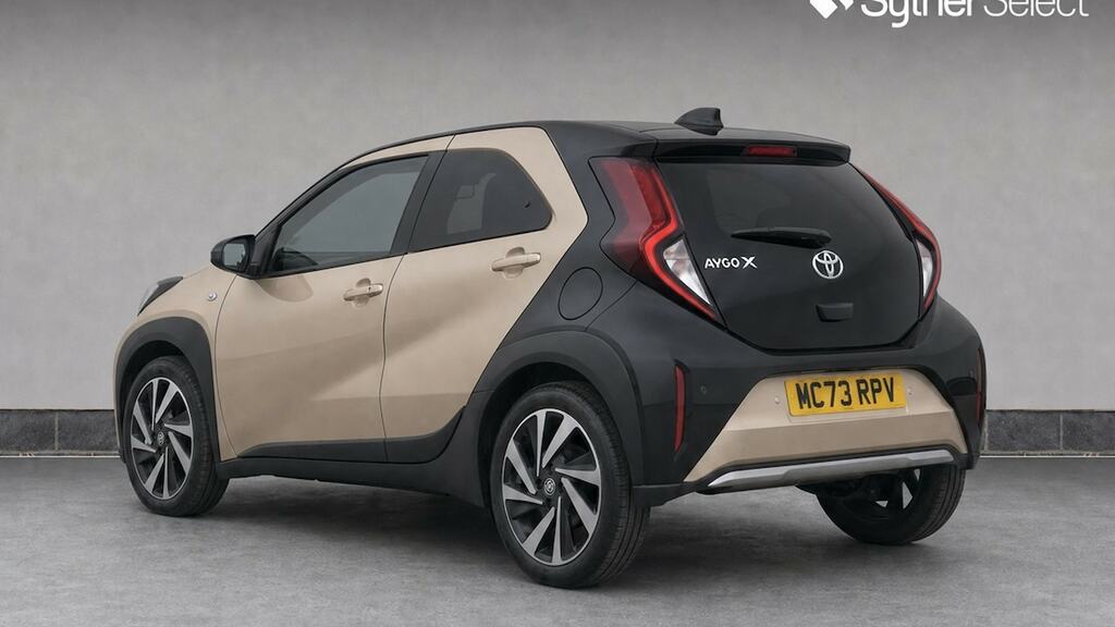 Toyota Aygo X 1.0 Vvt-i Exclusive Canvas Gold #3