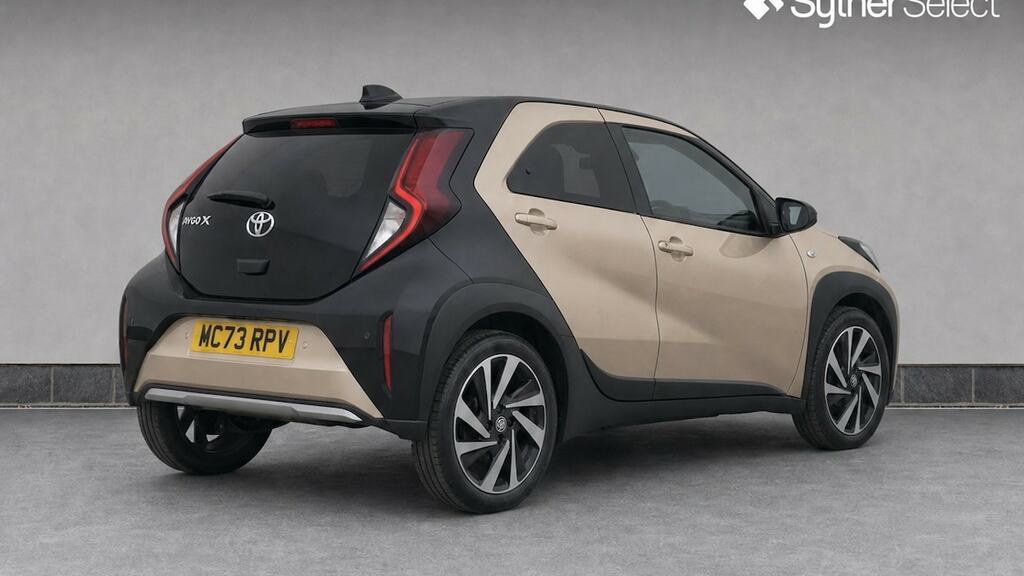 Toyota Aygo X 1.0 Vvt-i Exclusive Canvas Gold #4