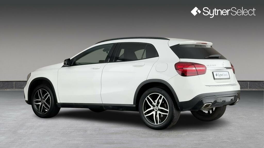 Mercedes-Benz GLA Class Gla 180 Urban Edition White #2