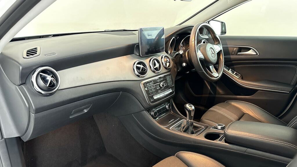 Mercedes-Benz GLA Class Gla 180 Urban Edition Grey #11