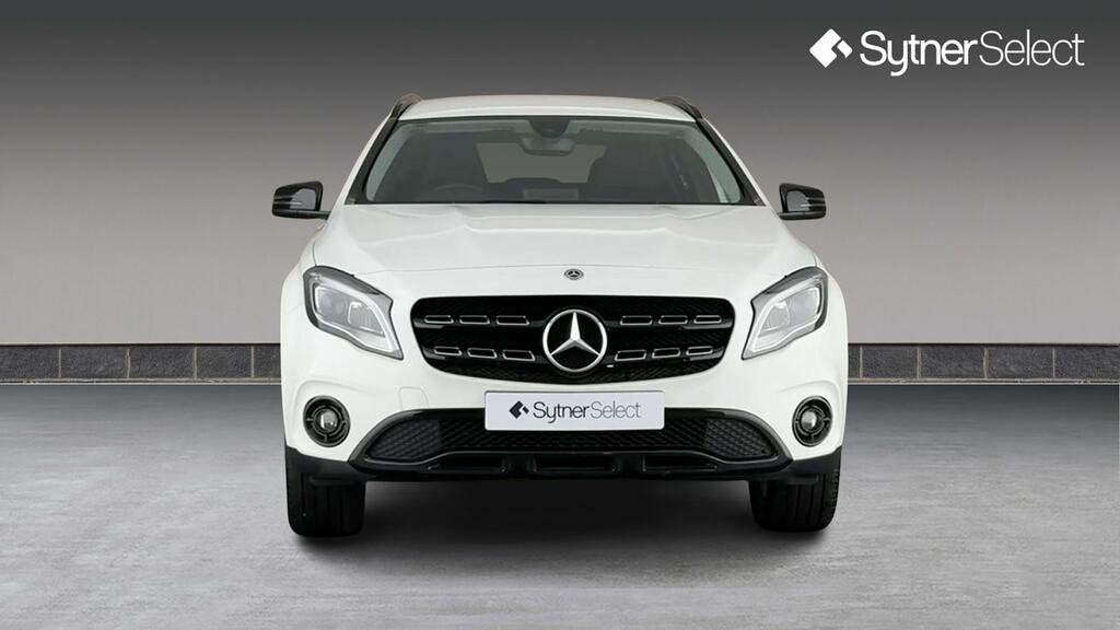 Mercedes-Benz GLA Class Gla 180 Urban Edition White #4
