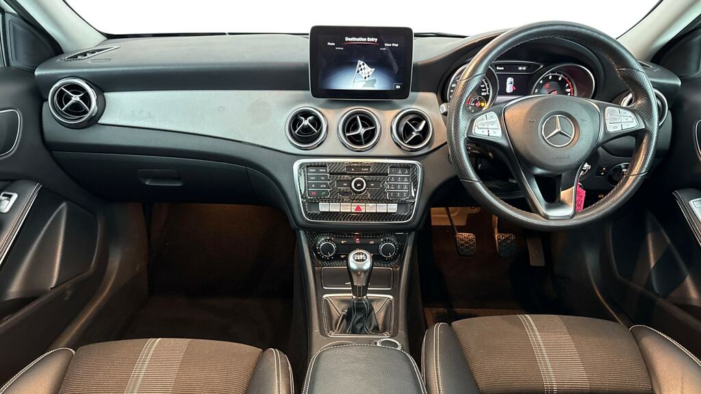 Mercedes-Benz GLA Class Gla 180 Urban Edition White #6