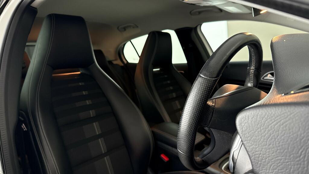 Mercedes-Benz GLA Class Gla 180 Urban Edition Grey #10