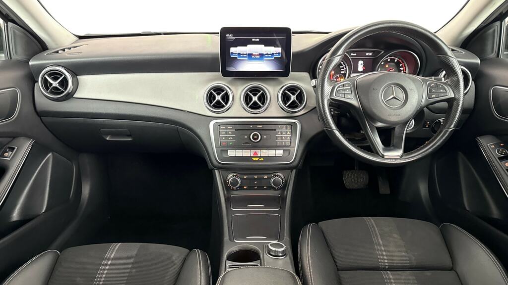 Mercedes-Benz GLA Class Gla 180 Urban Edition Black #6