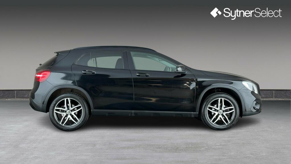 Mercedes-Benz GLA Class Gla 180 Urban Edition Black #3