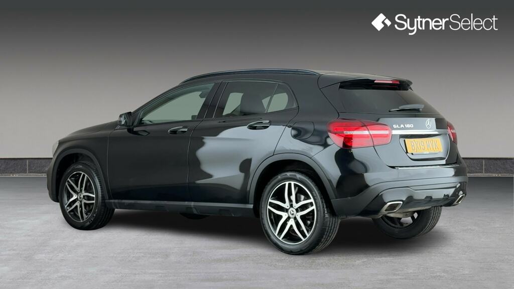 Mercedes-Benz GLA Class Gla 180 Urban Edition Black #2