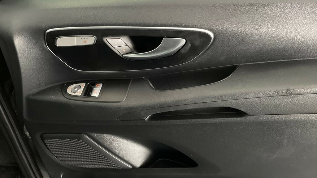 Mercedes-Benz Vito 110Cdi Progressive Van Black #21