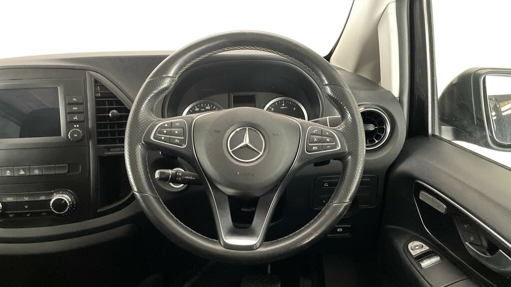 Mercedes-Benz Vito 110Cdi Progressive Van Black #8