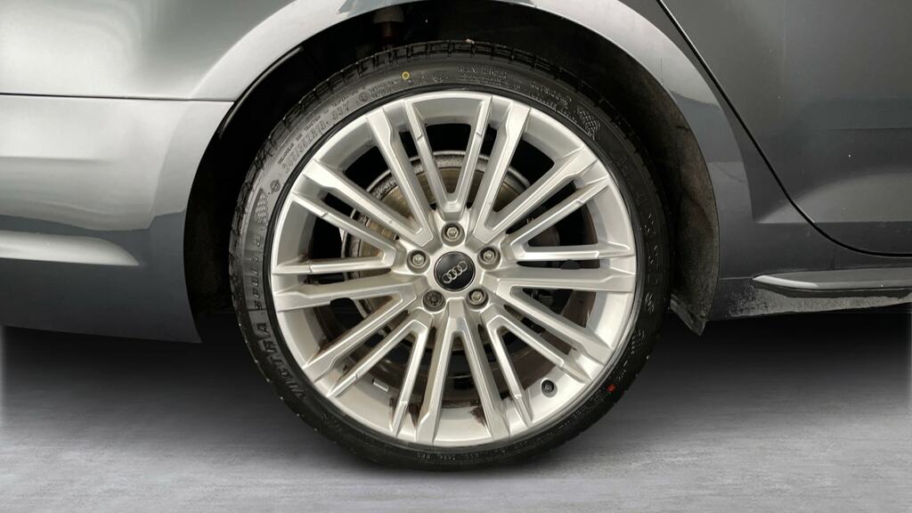Audi A4 Avant 35 Tfsi Black Edition S Tronic White #25