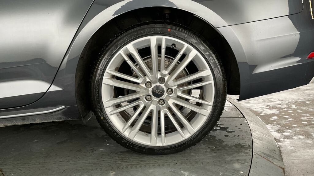 Audi A4 Avant 35 Tfsi Black Edition S Tronic White #24