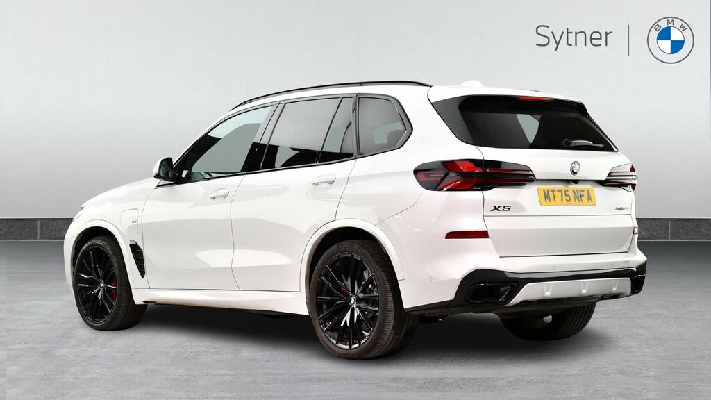 BMW X5 Xdrive50e M Sport Pro Pack White #2