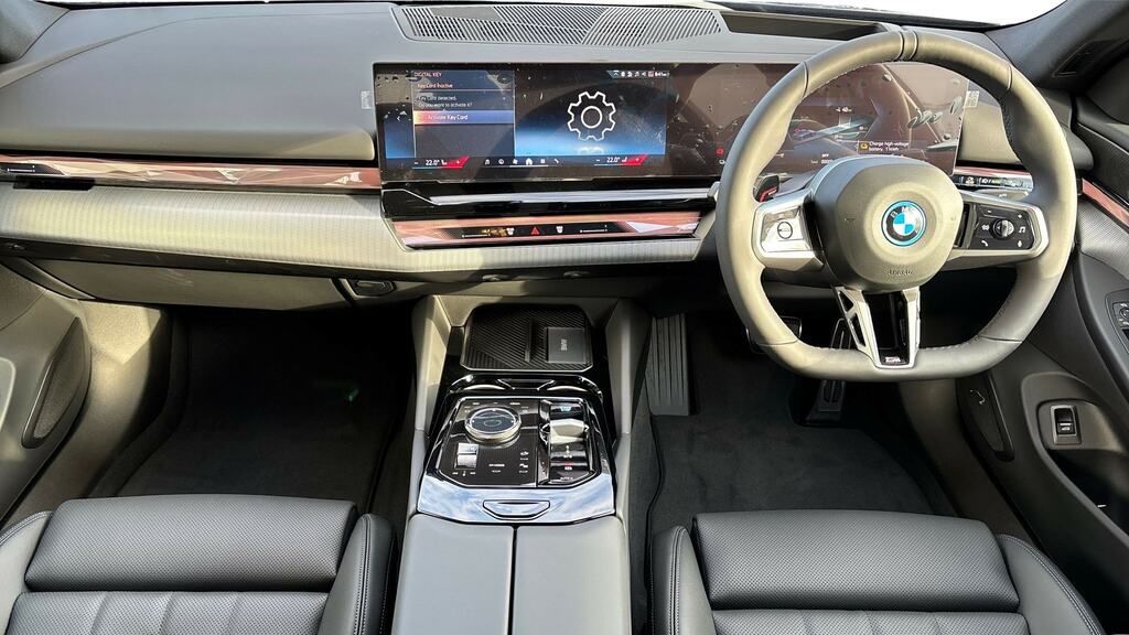 BMW i5 250Kw Edrive40 M Sport Pro 84Kwh Tech Blue #4