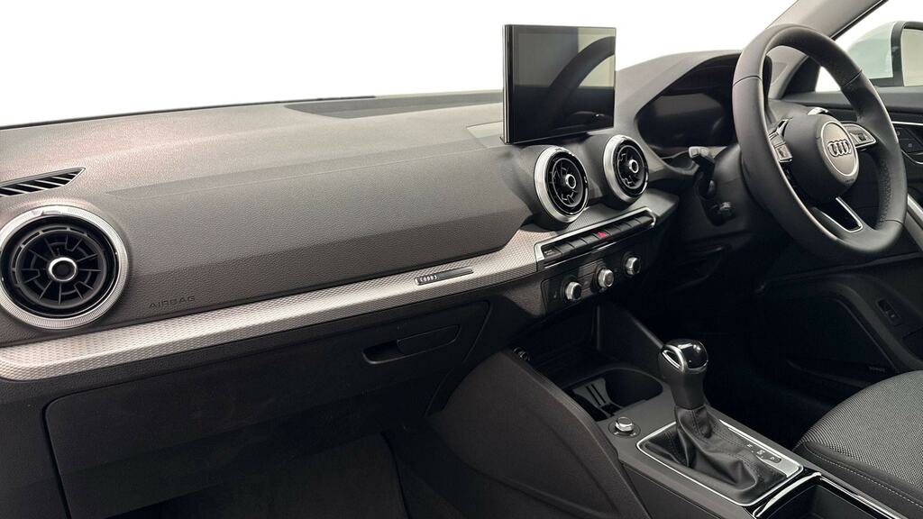 Audi Q2 35 Tfsi Sport S Tronic Tech YB26SYG White #2