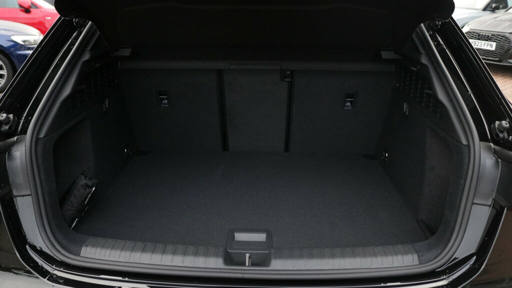 Audi A3 1.5 Tfsi E 204 Black Edition S Tronic Black #21