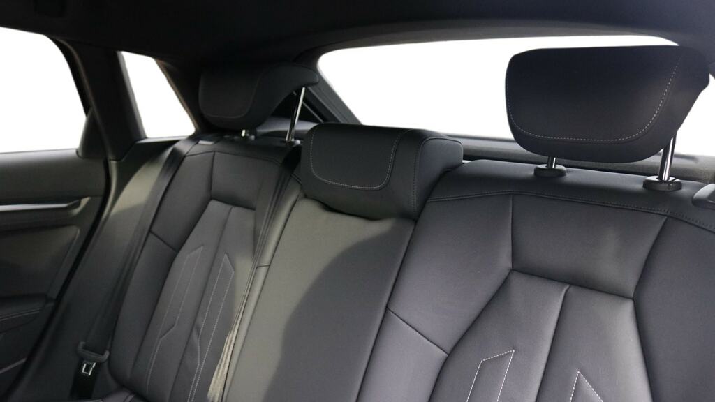 Audi A3 1.5 Tfsi E 204 Black Edition S Tronic Black #16