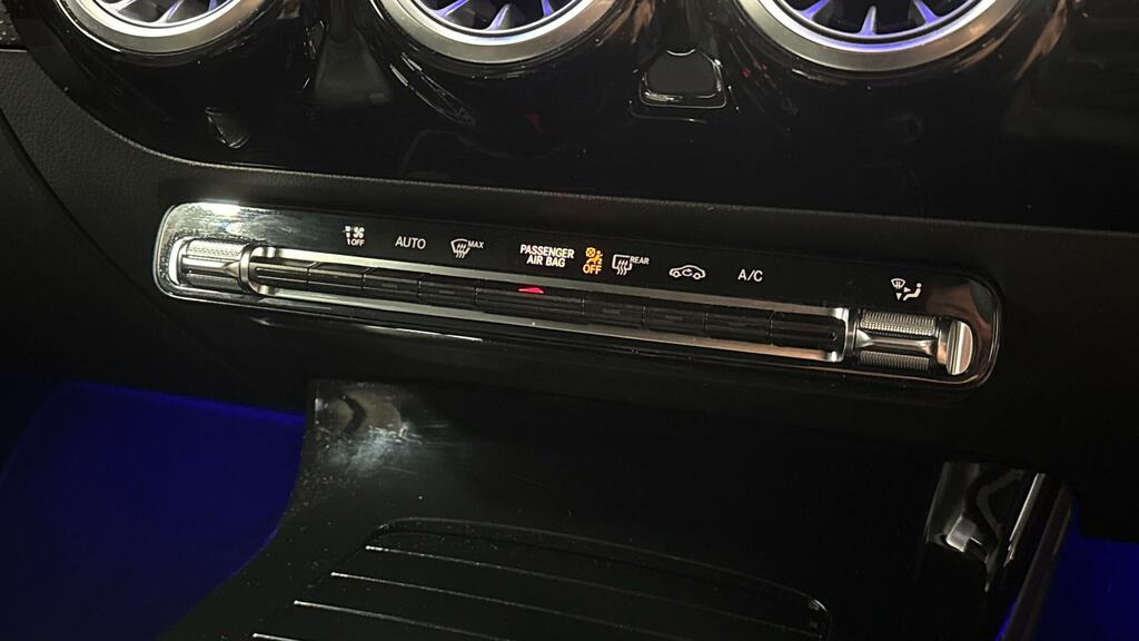 Mercedes-Benz CLA Class Amg Line Premium Edition Black #22