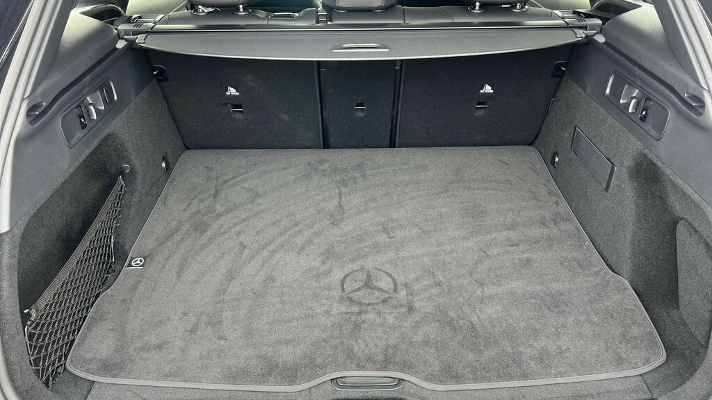Mercedes-Benz GLC Class Glc300 4Matic Amg Line Premium #16