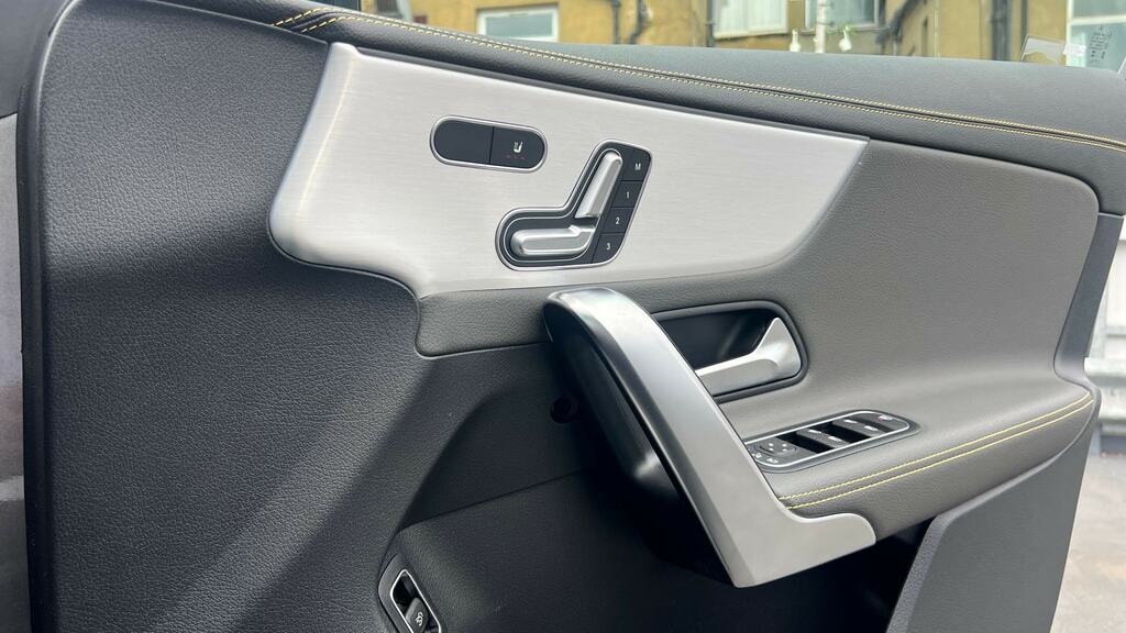 Mercedes-Benz CLA Class Cla 200 Amg Line Premium Night Ed Tip Black #25